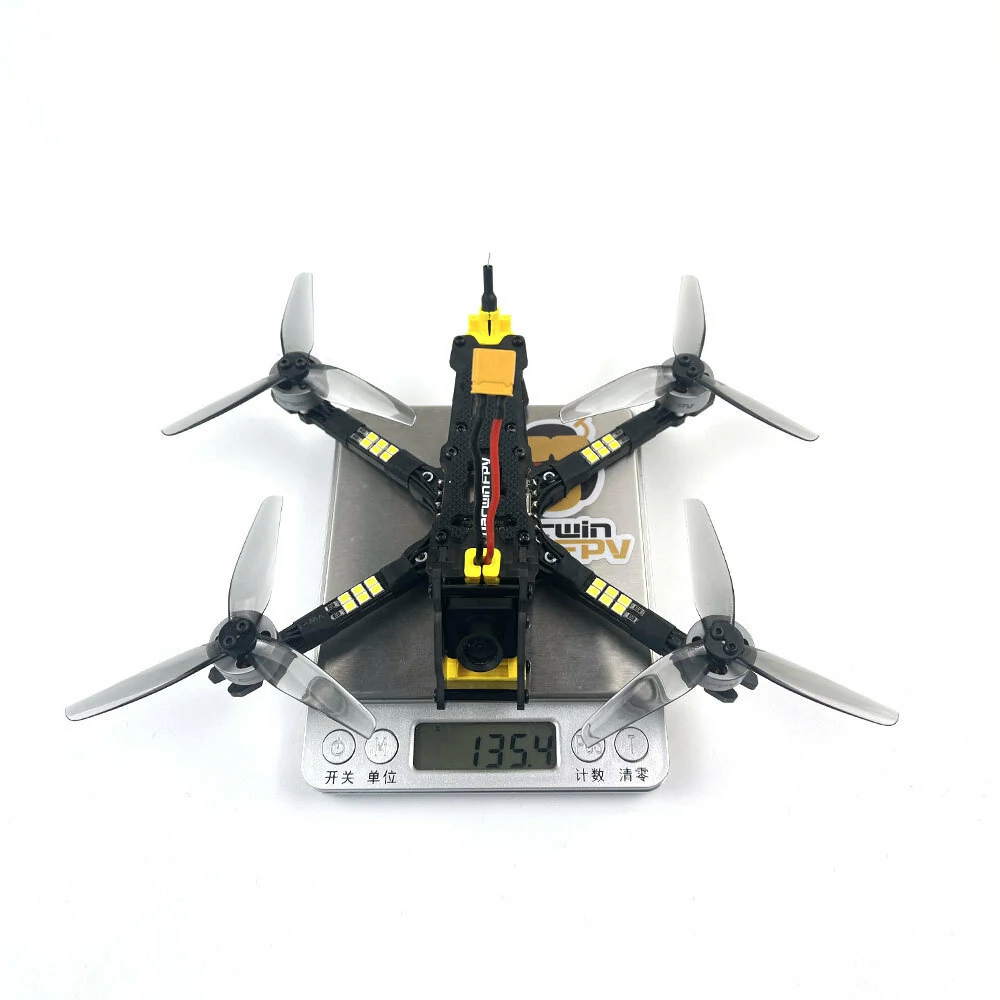 DarwinFPV BabyApe Ⅱ II Analog 156mm F411 FC 30A ESC 4S / 6S 3.5 Inch Freestyle FPV Racing Drone sub 250g with 600mW VTX