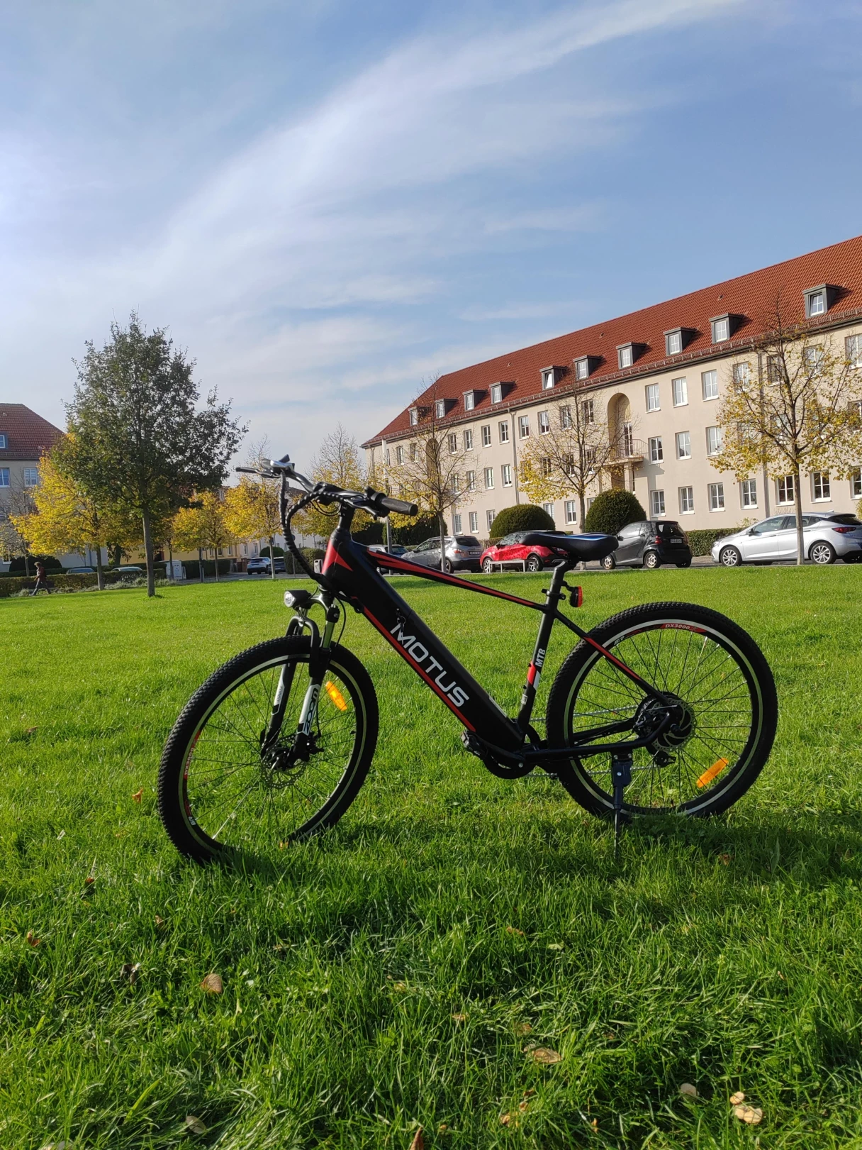 [EU Direct] MOTUS City Electric Bike Black-Red 36V 12.5Ah 250W BAFANG Motor 27.5Inch 50-65KM MAX Mileage 125KG Max Load Bicycle PVY Z20 PRO ENGWE P1 DUOTTS C29