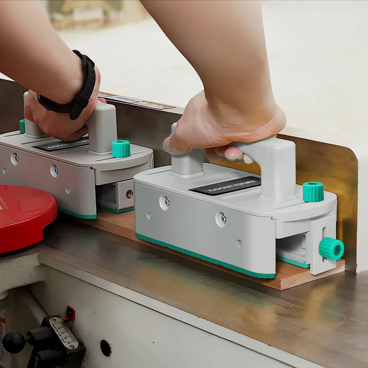 ENJOYWOOD Adjustable Table Saw Pushblock Preventing Kickback for Table Saws / Router Tables / Band Saws / Jointers