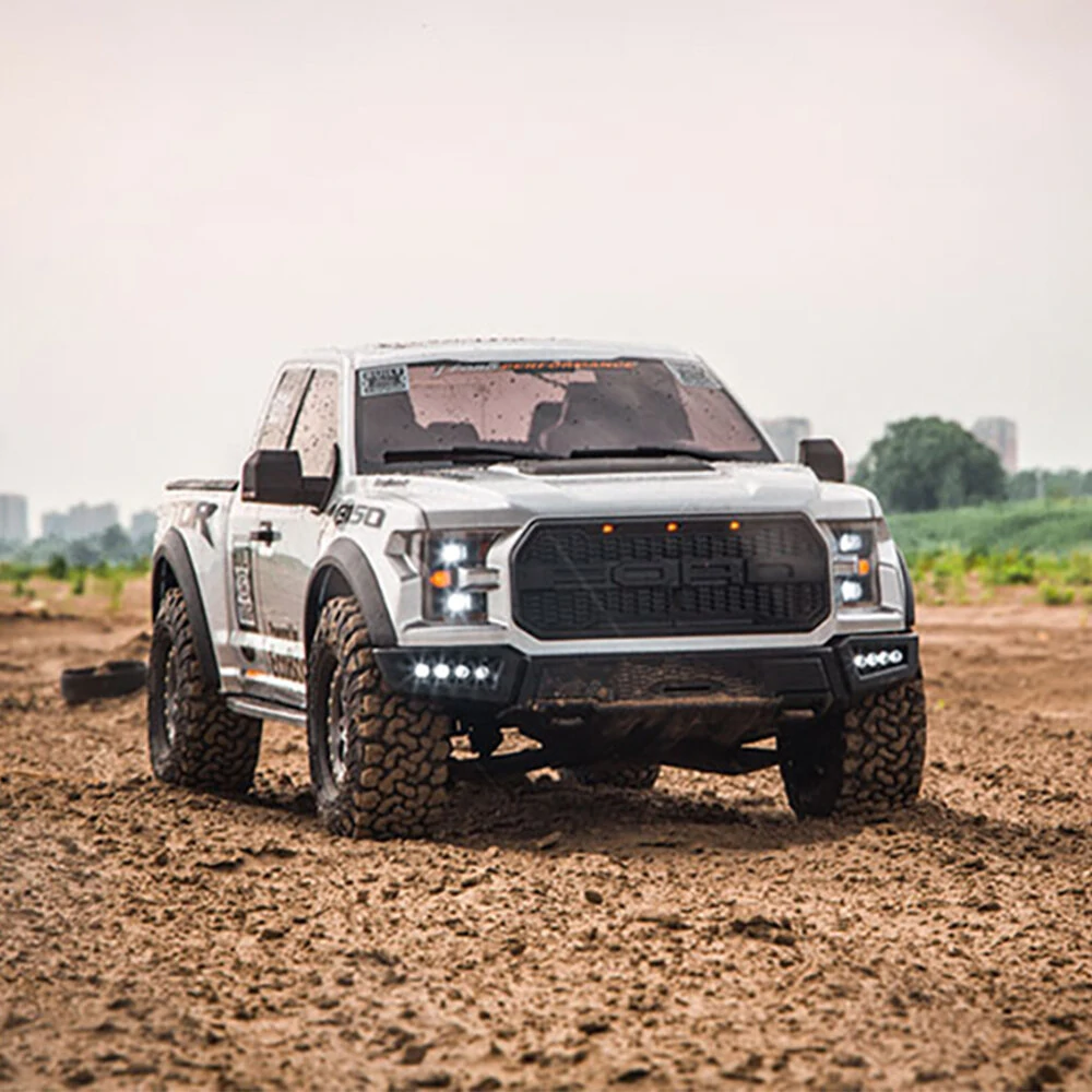 Traction Hobby KM 1/8 2.4G 4WD for Ford F150 RC Car Rock Crawler Off-Road Climbing Pickup Truck Differential Lock LED Light Mountain Vehicles Models Simulation Electric Remote Control Toys