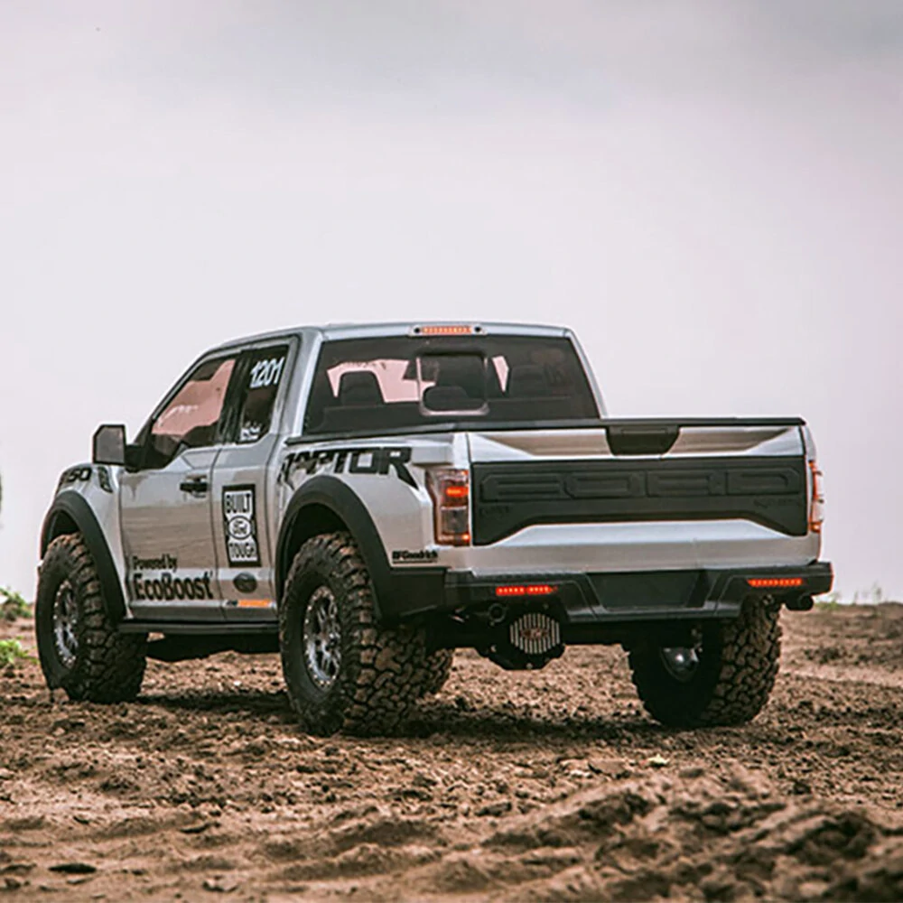Traction Hobby KM 1/8 2.4G 4WD for Ford F150 RC Car Rock Crawler Off-Road Climbing Pickup Truck Differential Lock LED Light Mountain Vehicles Models Simulation Electric Remote Control Toys