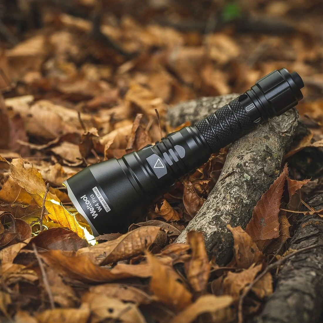 Weltool W4 Pro 568lm 3394m Super Throw LEP Flashlight Long Distance Thrower Tactical Strong Spotlight Waterproof 21700 LEP Torch Search Light
