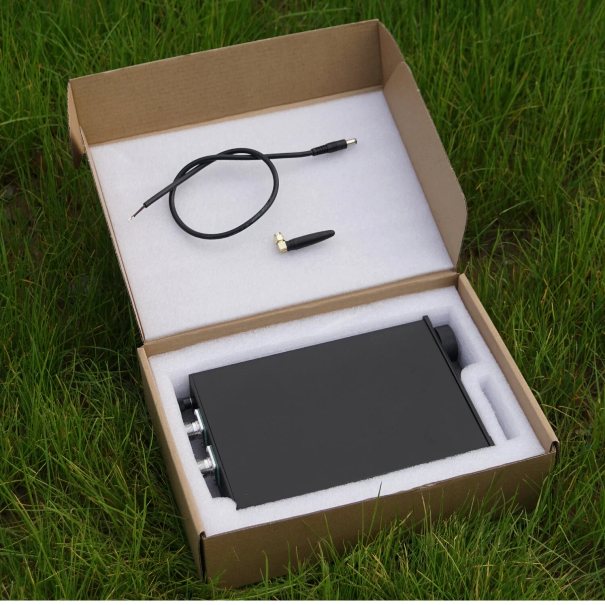 AMNVOLT ATR1000 1000W 1.8-30MHz Automatic Antenna Tuner HF Shortwave Radio Tuner Supports WIFI Remote Control For YAESU ICOM