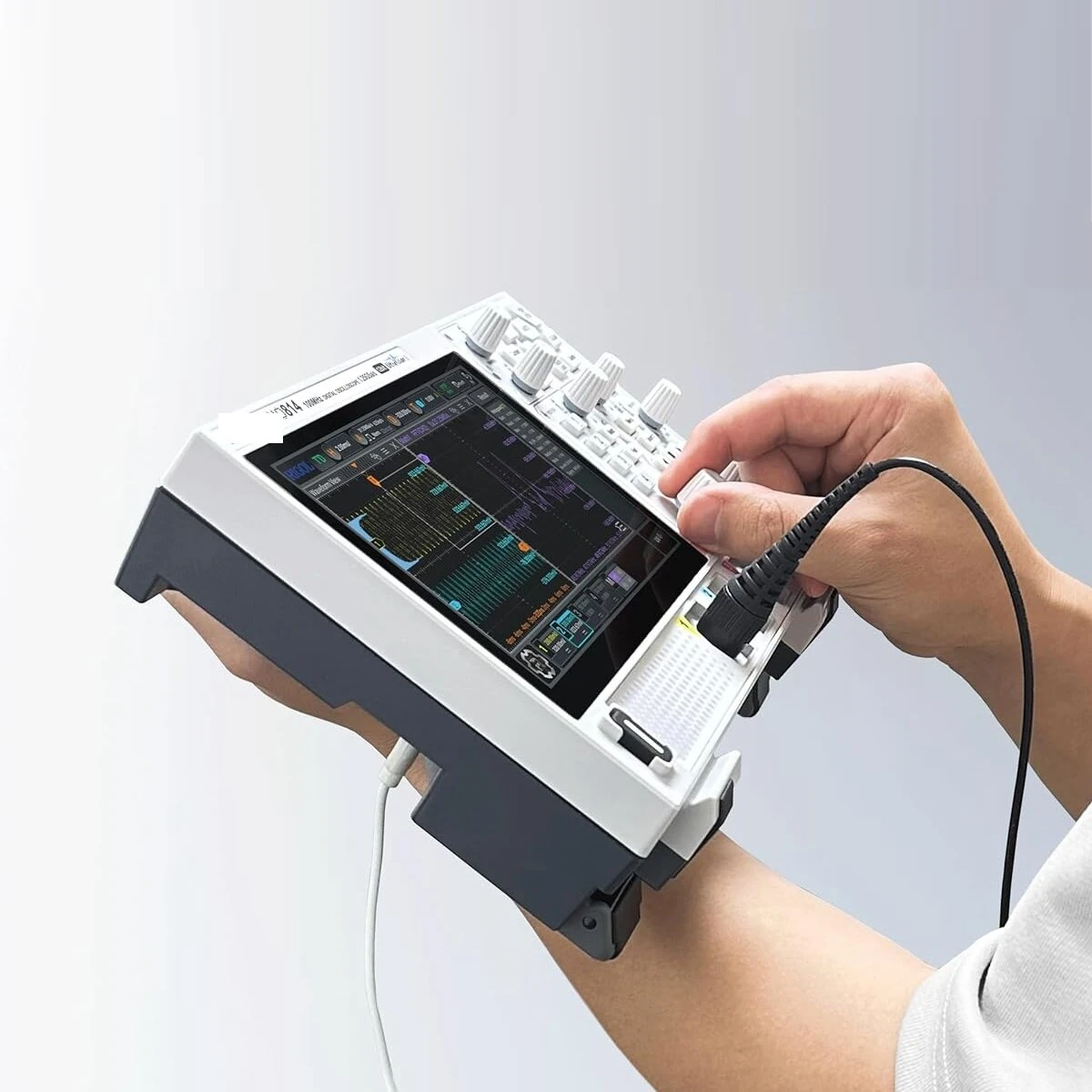 DHO814 Digital Oscilloscope 100MHz 12-bit High Resolution 1.25 GSa/s Real Time Sampling 4 Channel Kit Advanced Signal Processing UltraHD Touch Screen User-friendly Practical Lab Equipment